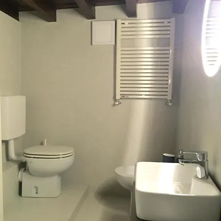 Ponte Vecchio Space * Florence